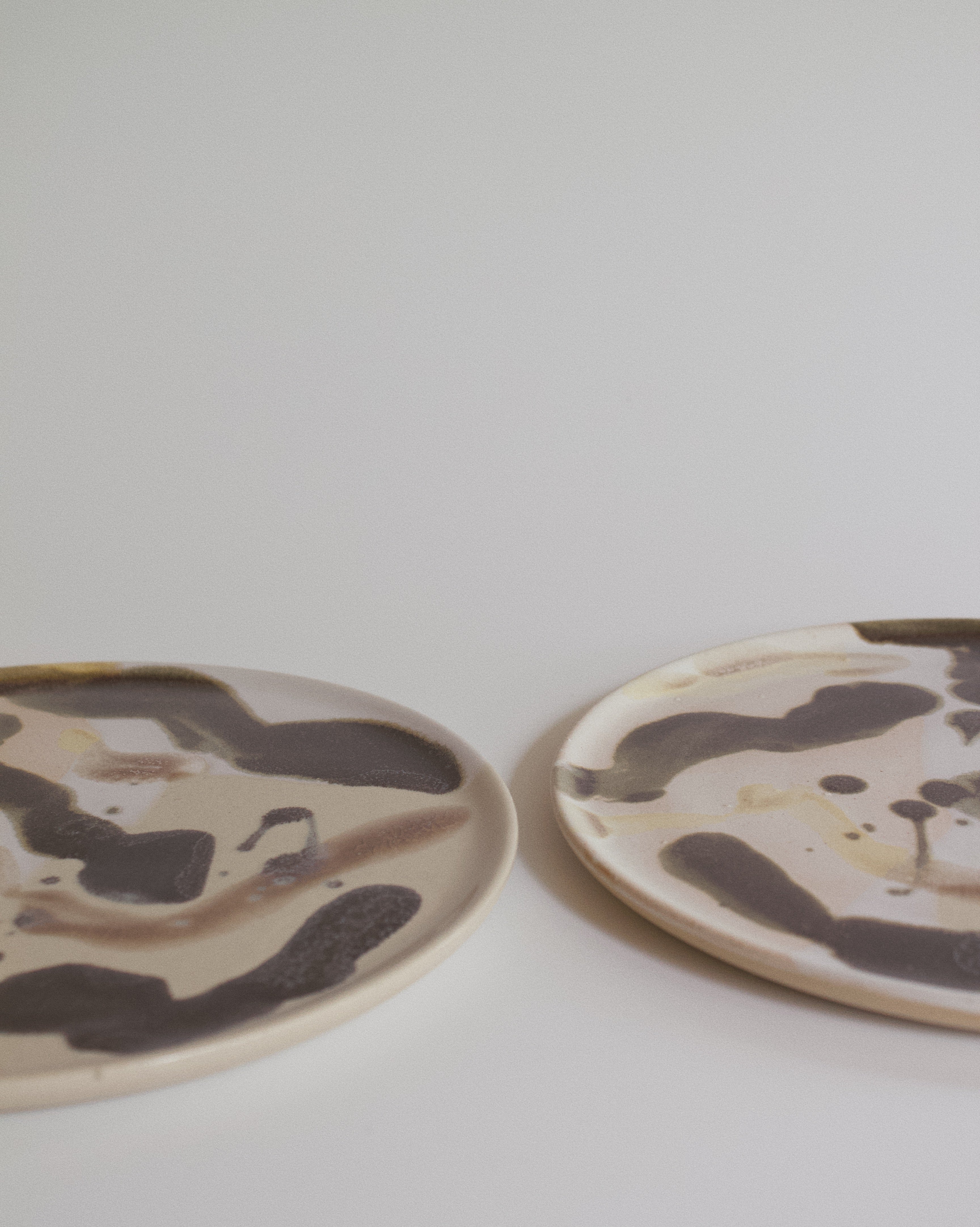 Glazed plates - set