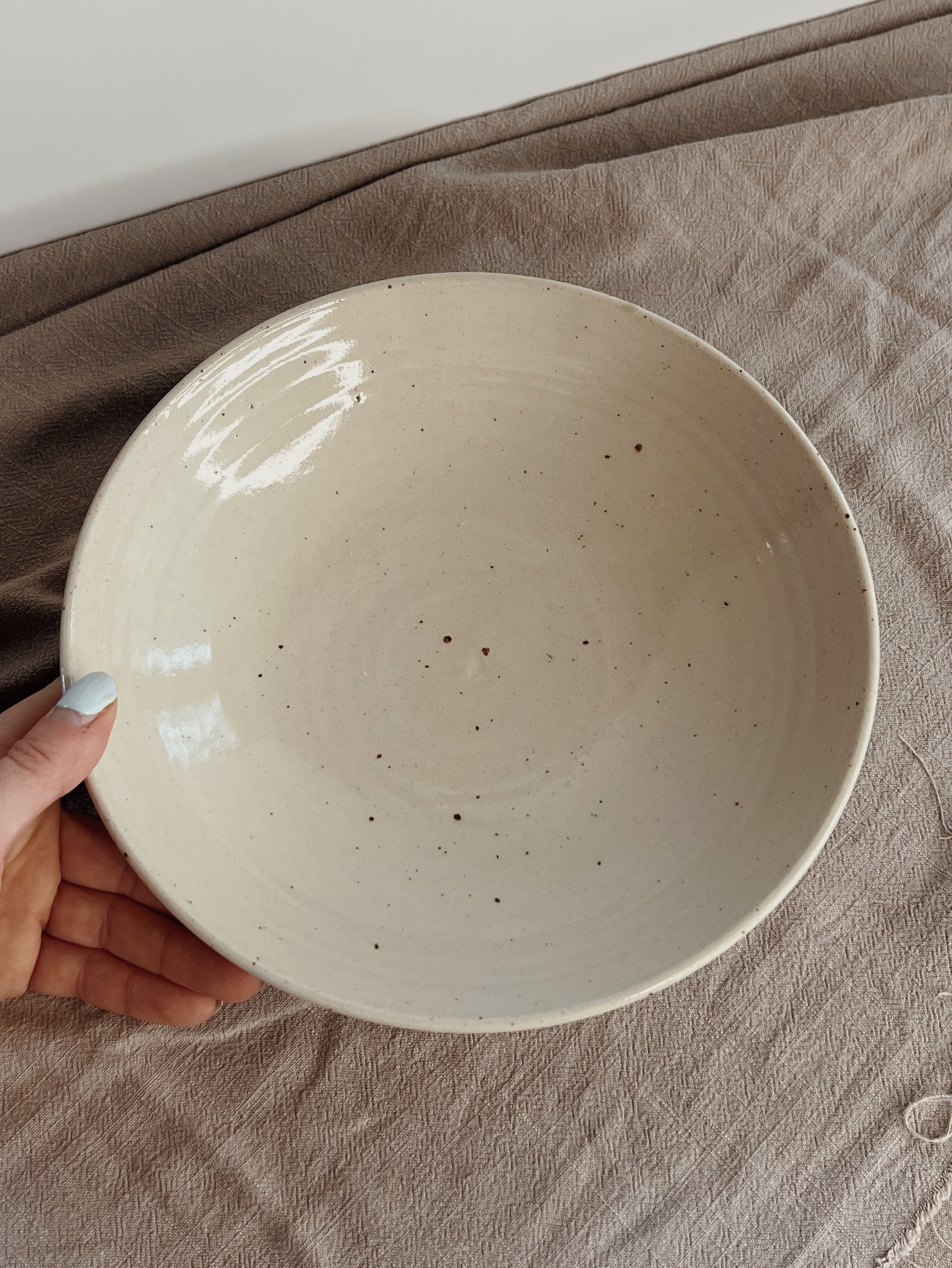 Schaal - off white speckled